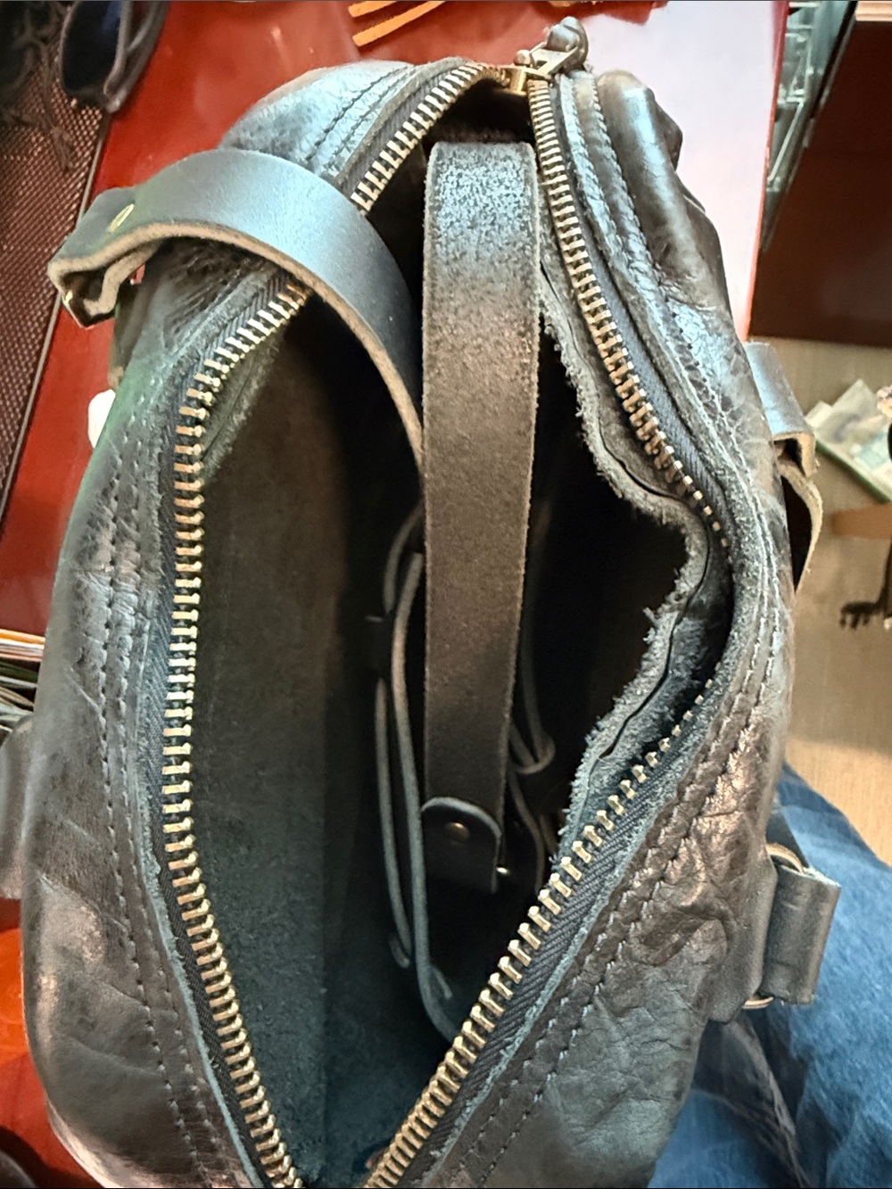 Black bison cross body Hoffman in size medium - Picture 4 of 4